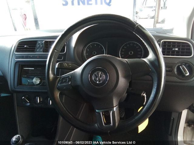 Volkswagen vw polo white breaking parts in stock 