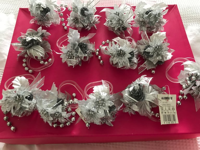 Debenhams new lovely Christmas table settings 13 in total 