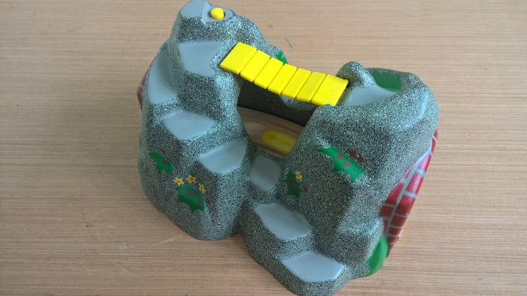 Original BRIO Railway Mountain Tunnel with Sounds,