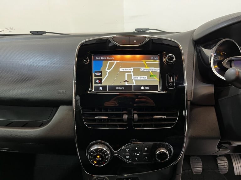 2014 Renault Clio 1.5 dCi Dynamique S MediaNav Hatchback 5dr Diesel Manual Euro 5 (s/s) (90 p Hat...