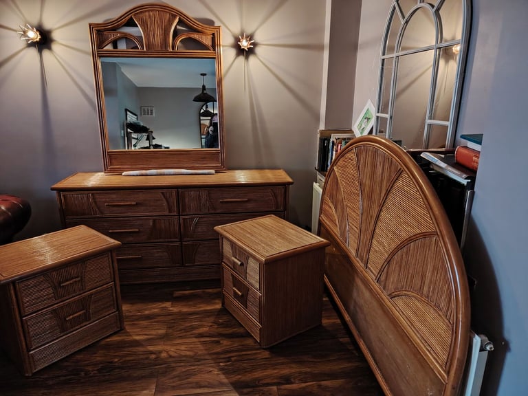 1970s Italian bedroom furniture set