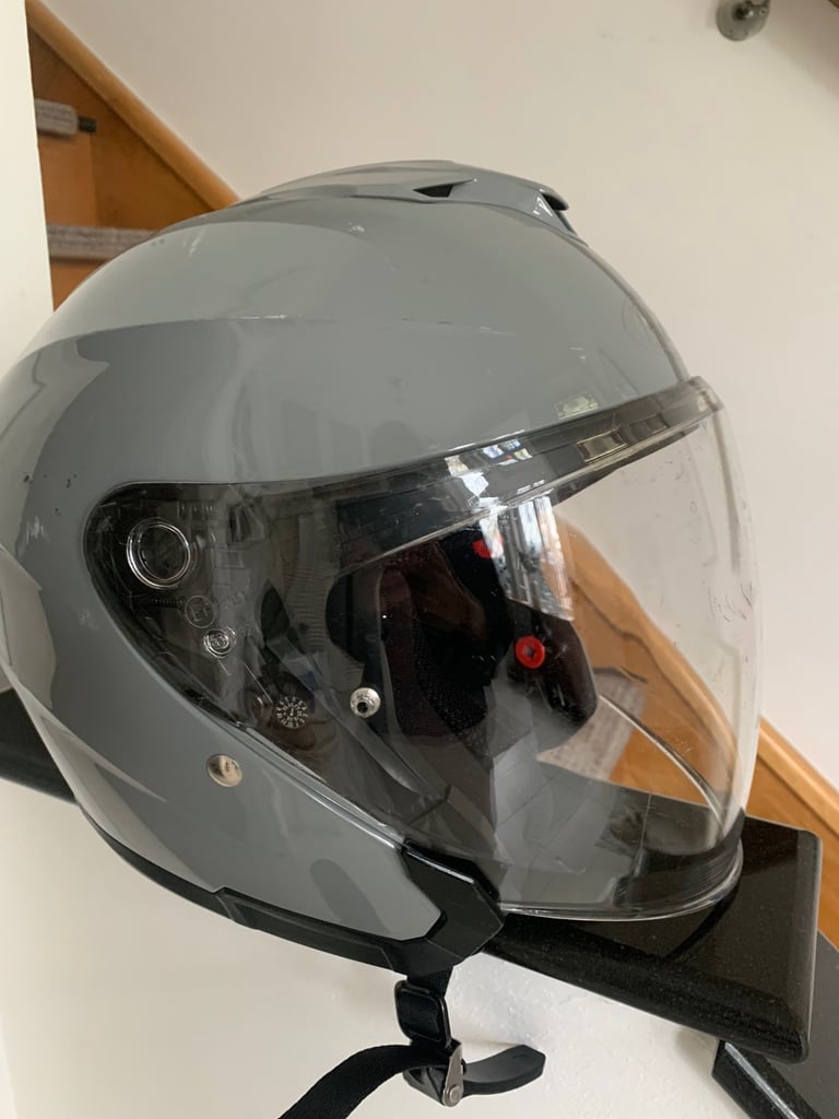 Small motorcycle helmet 