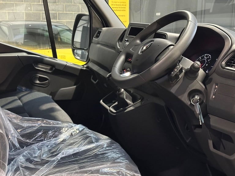 2024 Renault Master 2.3 dCi 35 Business FWD SWB Medium Roof Euro 6 4dr PANEL VAN Diesel Manual
