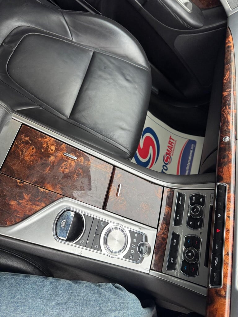 JAGUAR XF 2.2d Luxury Auto Euro 5 (s/s) 4dr 2011