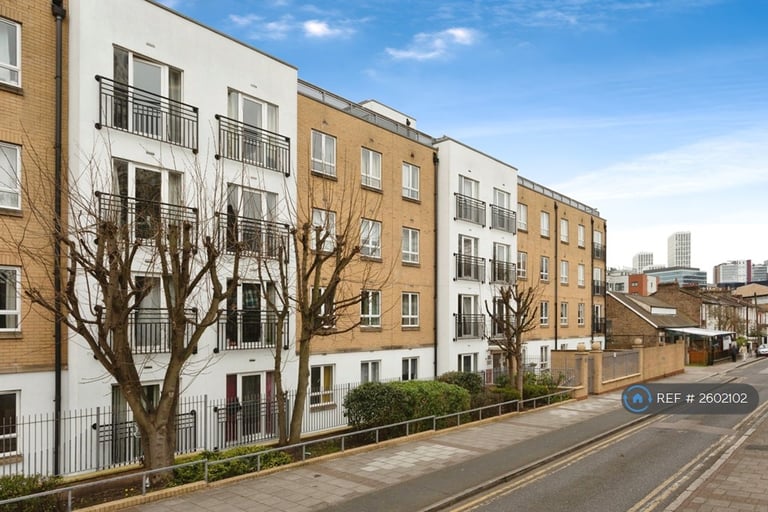 image for 2 bedroom flat in Windmill Lane, London, E15 (2 bed) (#2602102)