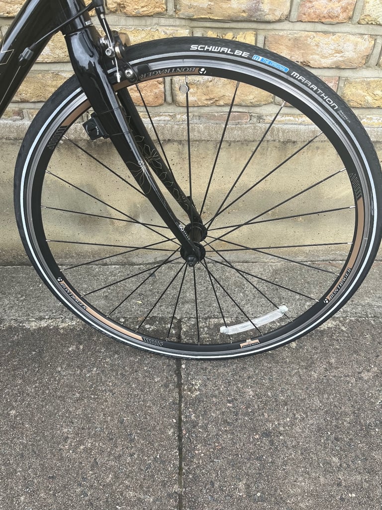 TREK Lexa SLX Women's Specific Design - Carbon fork - Ultra Lightweight Ladies Road racing bike
