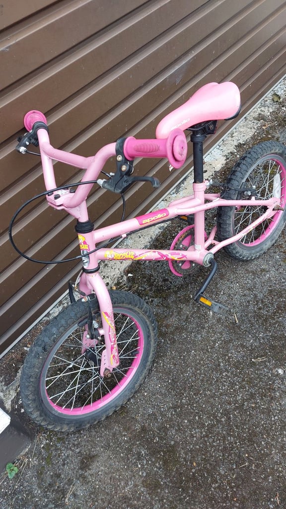 Apollo roxie bike pink best sale