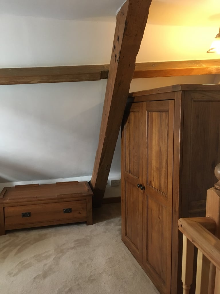 Beautiful solid Oak Furniture Land rustic double wardrobe & large deep drawer EXCELLENT CONDITION 