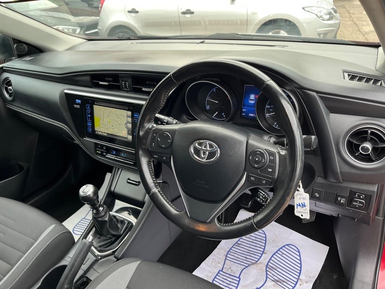 2017 Toyota Auris 1.6 D-4D Business Edition Euro 6 (s/s) 5dr (Safety Sense) HATCHBACK Diesel Manual
