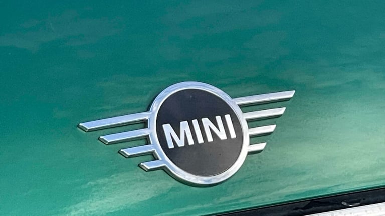 2020 MINI Hatch 1.5 One Classic II 5dr [Comfort/Nav Pack] HATCHBACK PETROL Manual