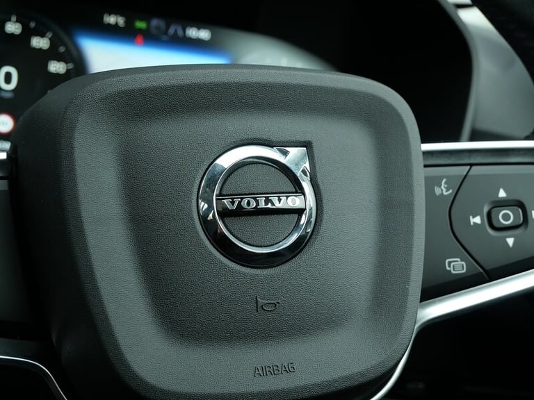 2020 Volvo XC40 2.0 B4P Inscription Pro 5dr Auto ESTATE PETROL Automatic