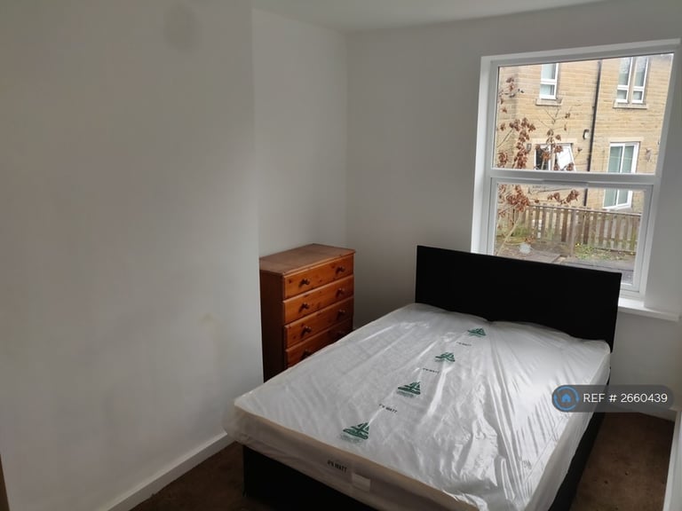 5 bedroom house in Mumford Street, Bradford, BD5 (5 bed) (#2660439)