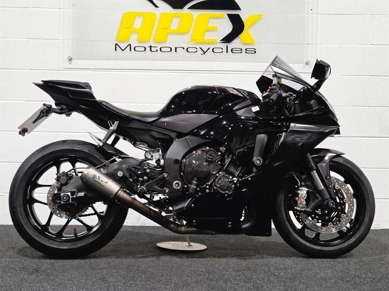 Yamaha R1 FULL SPARK EXHAUST! CARBON EXTRAS! LOVELY CONDITION! LOW