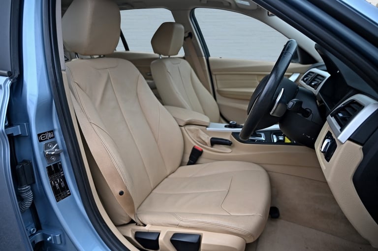 BMW 330d SE 3.0 DIESEL AUTO 5DR TOURING/ESTATE 2014 [14] BLUE