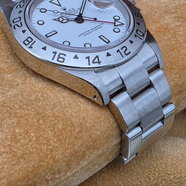 Rolex Explorer II 16570 “Polar” – 2001, Full Set, Excellent Condition, Just Serviced