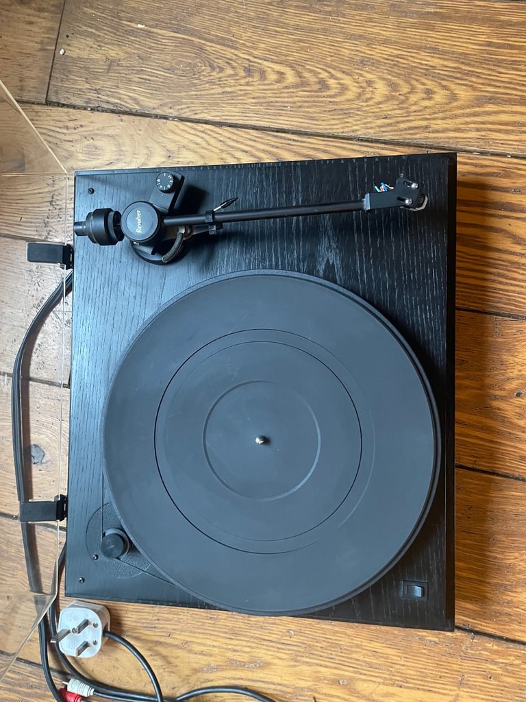 Revolver Rebel Turntable 