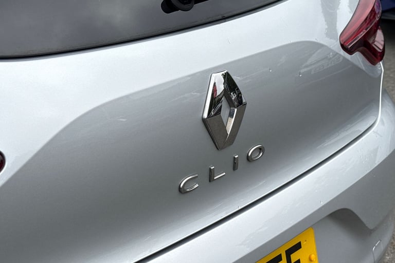 2020 Renault Clio 1.0 TCe Iconic Euro 6 (s/s) 5dr Hatchback PETROL Manual