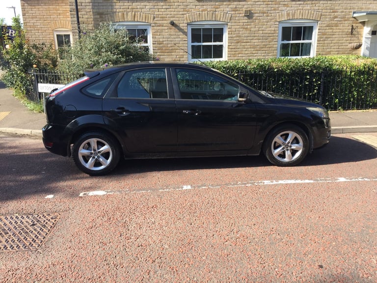 Cheap 2010 FORD FOCUS 5 DOOR HATCHBACK, 1.6. CC. ULEZ. MOT TAXED ONLINE. for sale in Bury St Edmunds, Suffolk