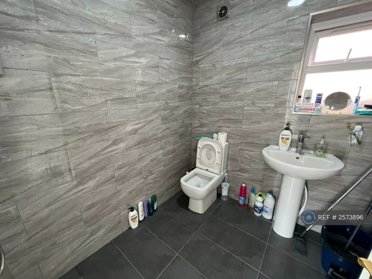 3 bedroom house in Newhaven Road, Leicester, LE5 (3 bed) (#2573896)