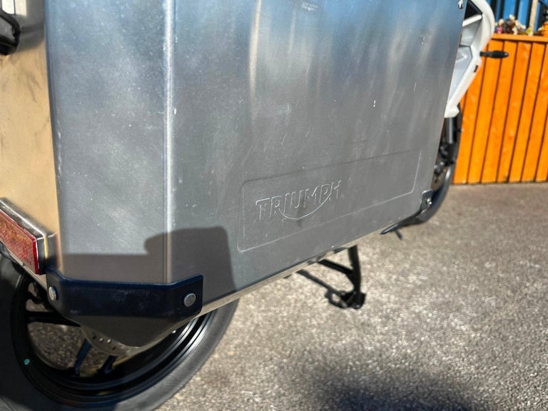 TRIUMPH TIGER 800 XRX- LOW MILEAGE 2018