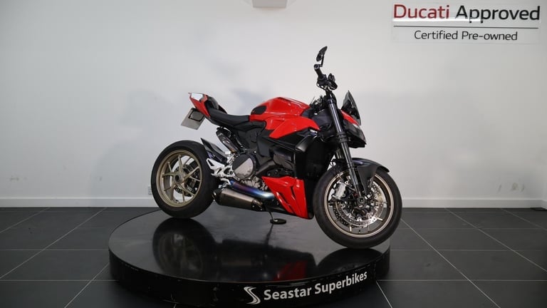 DUCATI STREETFIGHTER V2 - 2022 - 3800 MILES