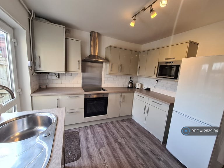 image for 4 bedroom house in Talbot Street, Derby, DE1 (4 bed) (#2639194)