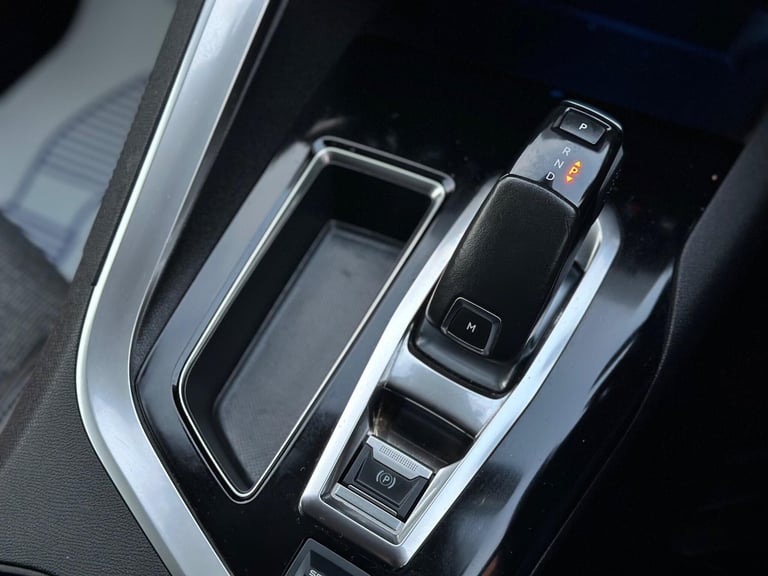 2018 Peugeot 5008 1.2 PureTech Allure EAT Euro 6 (s/s) 5dr HATCHBACK Petrol Automatic