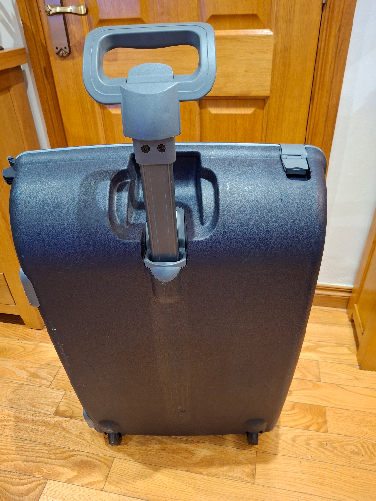 Carlton suitcase Gumtree