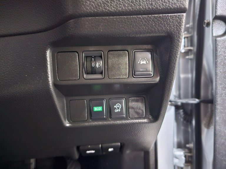 2018 Nissan Qashqai 1.2 DIG-T Acenta XTRON Euro 6 (s/s) 5dr HATCHBACK Petrol Automatic