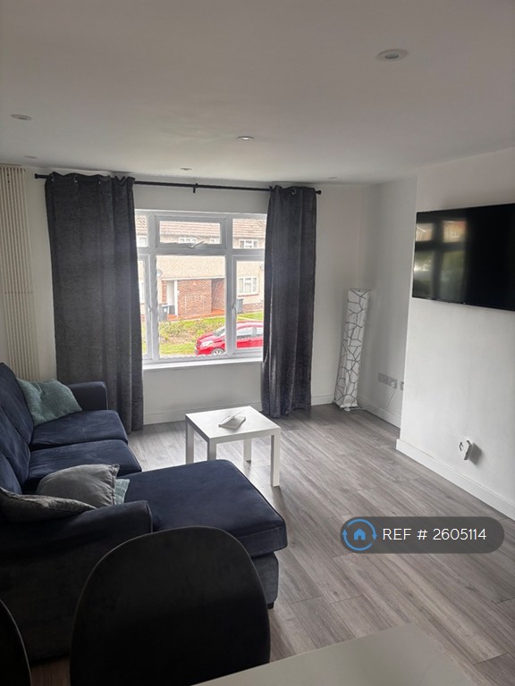 1 bedroom in Lower Cippenham Lane, Slough, SL1 (#2605114)