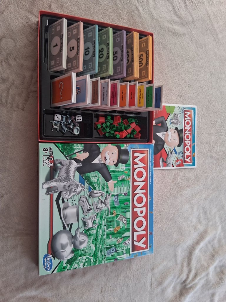 MONOPOLY BOARD GAME 