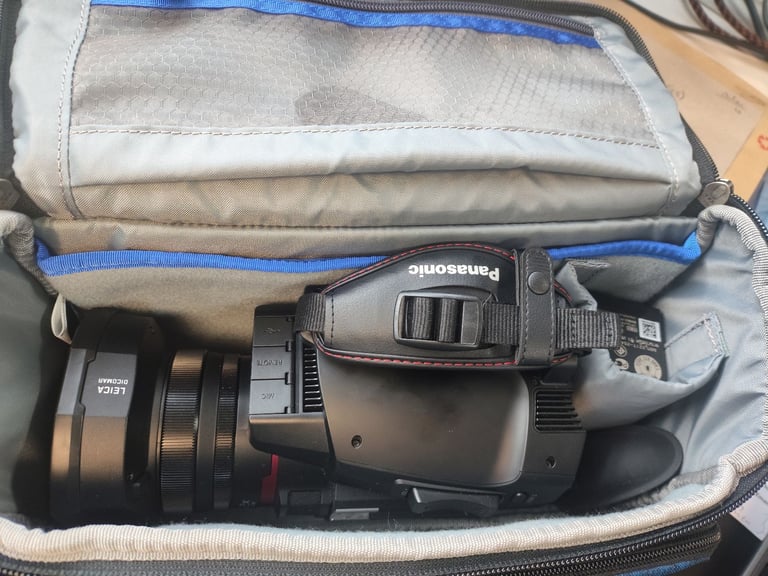 Panasonic UHD 4K Camcorder HC-X1500 with Extra Battery in Immaculate Condition