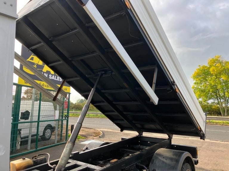 IVECO DAILY TIPPER WITH TOOLBOX AND AIRCON. 11,950 NO VAT