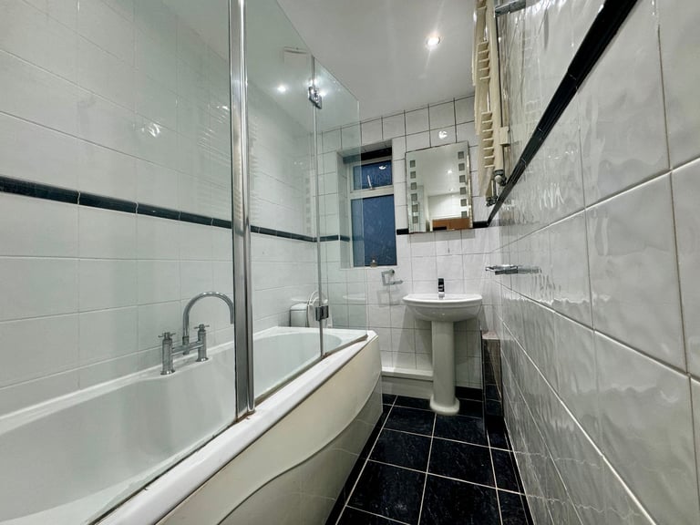 4 Bedroom 2 Bathroom Garage - Winston Court Headstone Lane Harrow HA3 