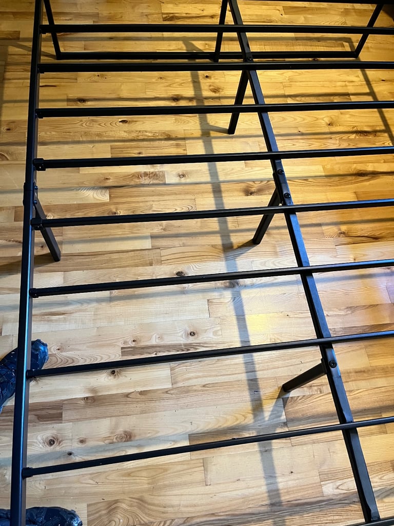 Metal frame double bed 