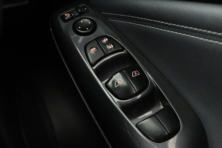 2020 Nissan Juke 1.0 DiG-T Tekna 5dr Hatchback Petrol Manual