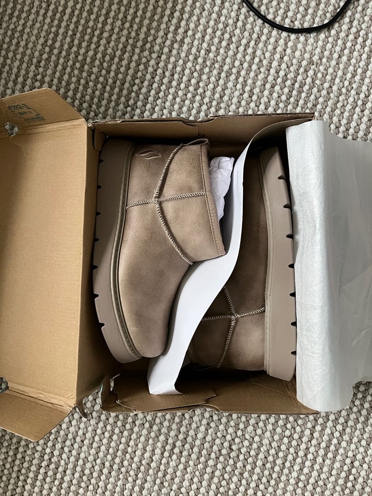Skechers ultra mini boot - brand new 5