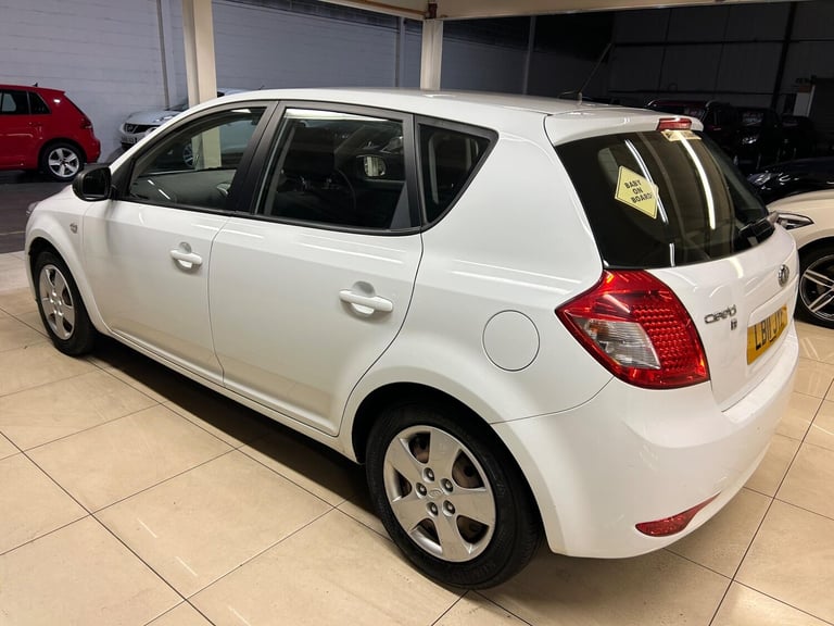 2011 Kia Ceed 1.4 1 Euro 5 5dr HATCHBACK Petrol Manual