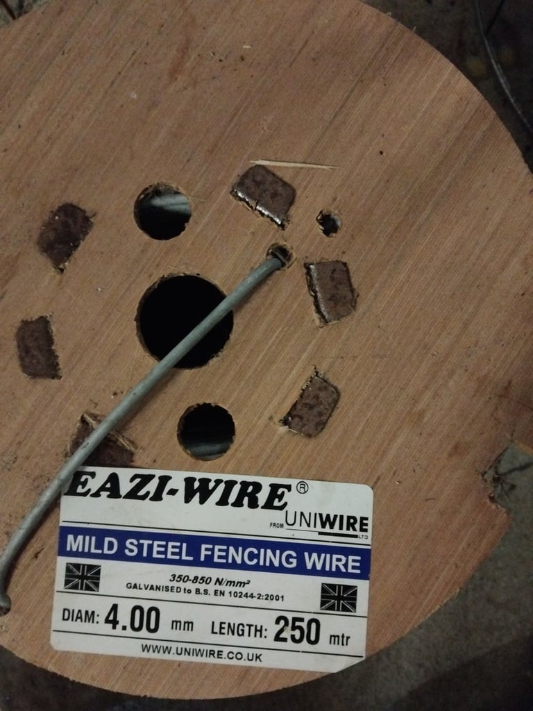 Steel fencing wire 4mm x 250m