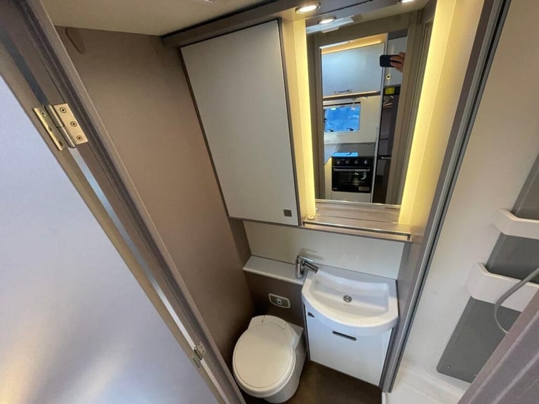 Burstner limited 744 4 Berth 4 Belt End lounge 3850KG