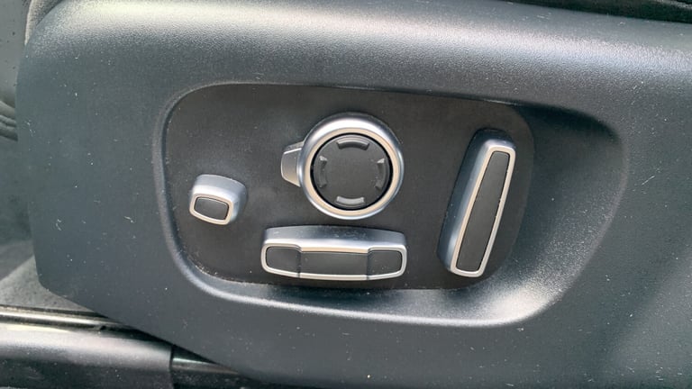 2018 Land Rover Range Rover Velar 2.0 D240 R-Dynamic SE SUV 5dr Diesel Auto 4WD Euro 6 (s/s) (240...