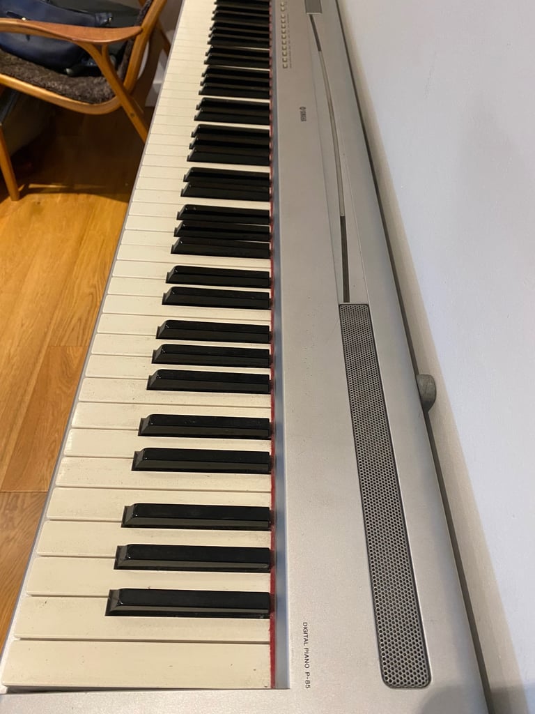 YAMAHA P85- Digital Piano