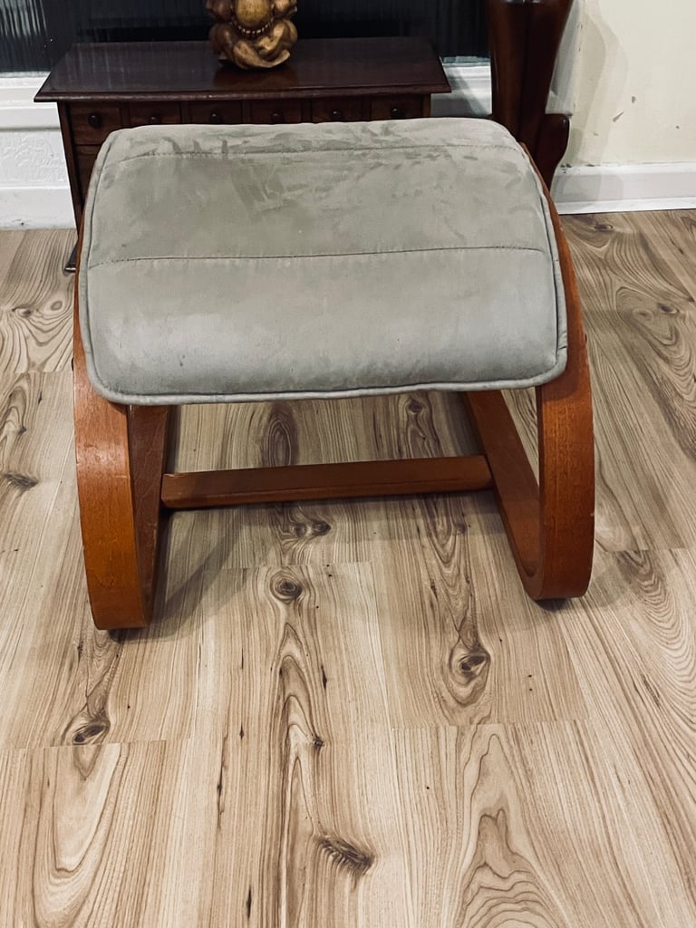 Footstall 70’s design, beautiful piece of wood work. 