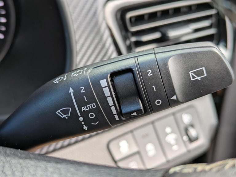 2023 Kia Stonic 1.0 T-GDi MHEV GT-Line S SUV 5dr Petrol Hybrid DCT Euro 6 (s/s) (118 bhp) HATCHBA...