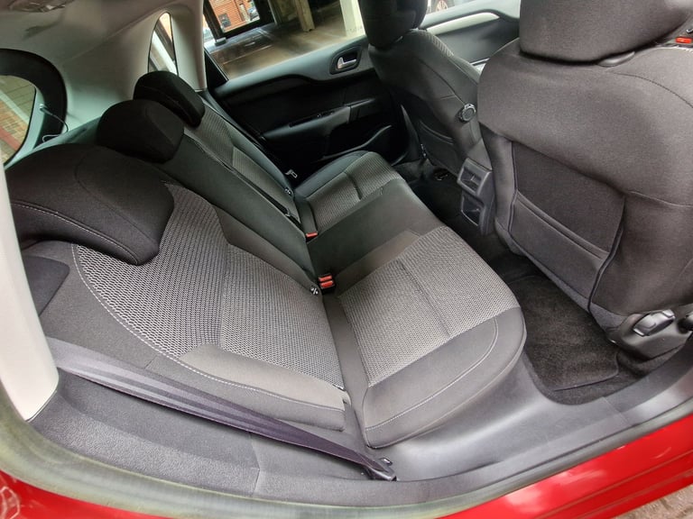 Citroen, C4, Hatchback, 2015, Manual, 1598 (cc), 5 doors