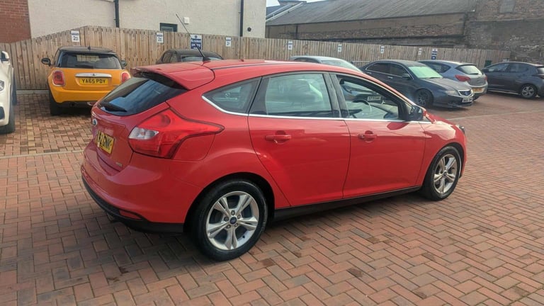 Ford, FOCUS, Hatchback, 2012, Manual, 998 (cc), 5 doors
