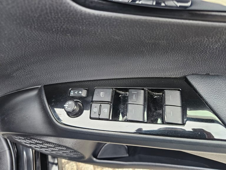 2020 Toyota Prius 1.8 Hybrid Automatic 5dr 5 Seats ULEZ Free Hatchback Petrol/Electric Hybrid Aut...