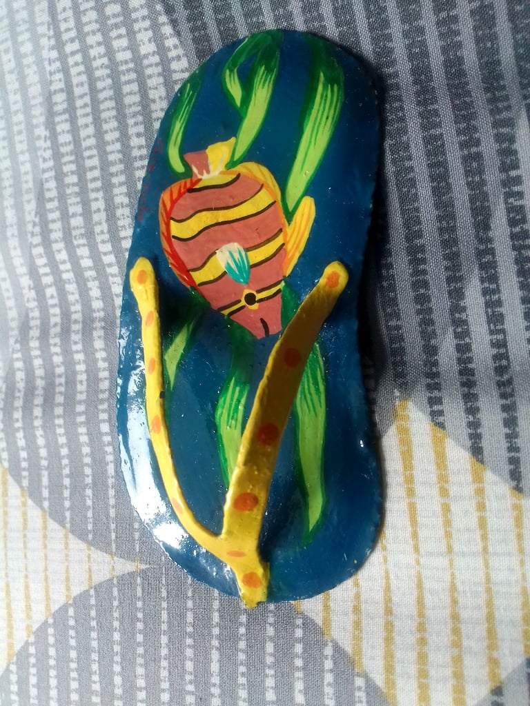 Vintage very collectable Grenada colourful painted clay flip flop good condition 