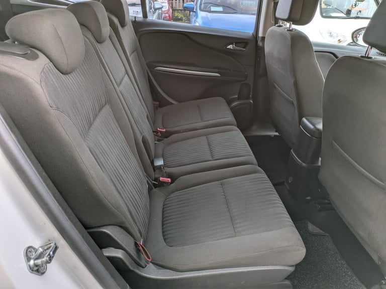 2015 Vauxhall Zafira 1.8i Exclusiv 5dr MPV Petrol Manual