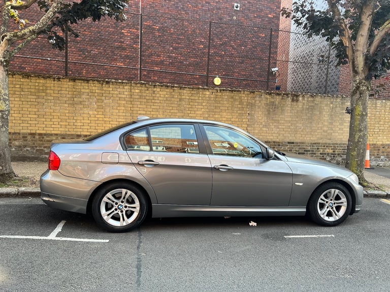 BMW, 3 SERIES, Saloon, 2011, Manual, 1995 (cc), 4 doors